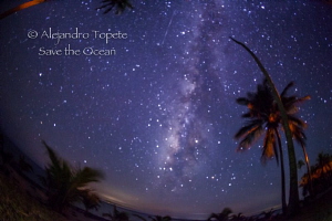 Milky Way with shooting Star, Isla Lobos México by Alejandro Topete 